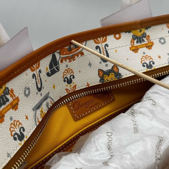 Disney Figaro and Cleo Dooney & Bourke Tote Bag - Pinocchio - Picture 9 of 13